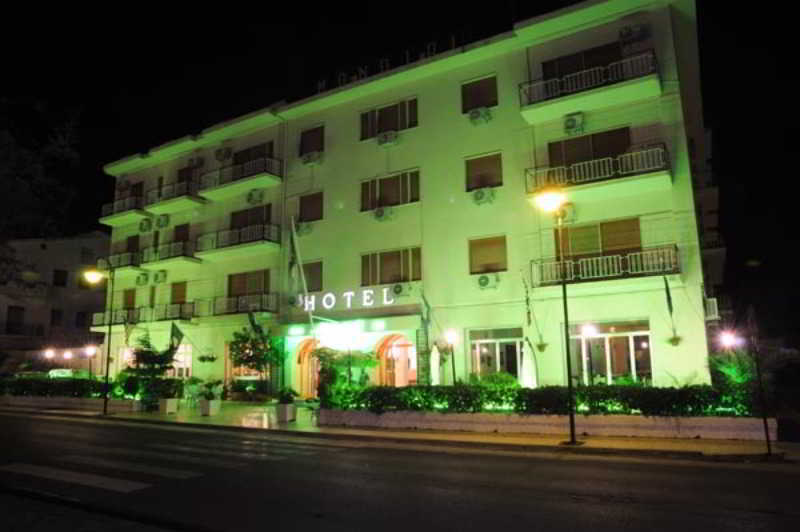 Hotel Mondial Praia a Mare Exterior photo