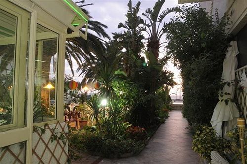 Hotel Mondial Praia a Mare Exterior photo